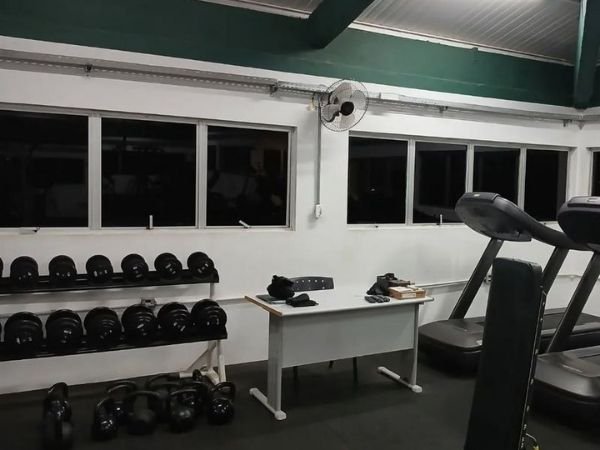 Melhore o controle da luminosidade com película refletiva em Tijucas